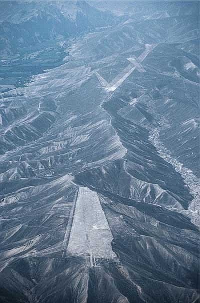 las antiguas pistas de aterrizaje de Nazca
